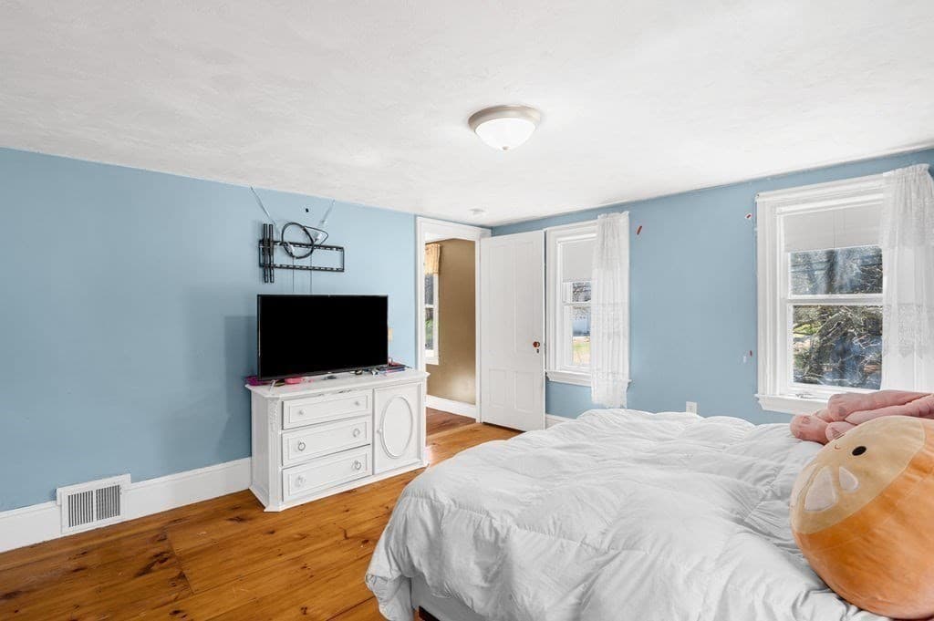 Single Family Residence at 231 West Main St, Georgetown MA 01833, Georgetown, photo 18 of 29