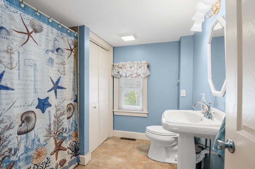 Single Family Residence at 231 West Main St, Georgetown MA 01833, Georgetown, photo 19 of 29
