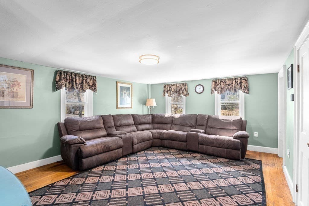 Single Family Residence at 231 West Main St, Georgetown MA 01833, Georgetown, photo 8 of 29
