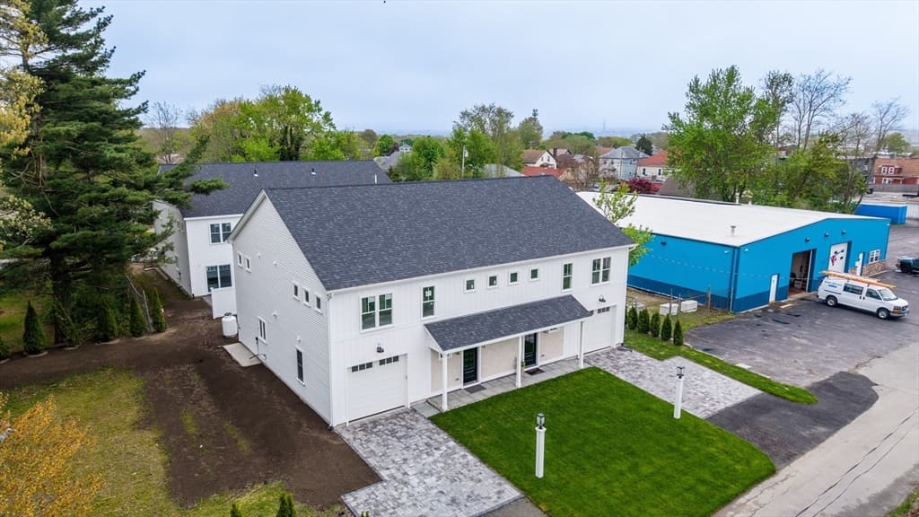 14 Hayes St # 1, Acushnet MA 02743 photo 4