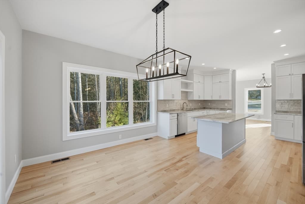 Single Family Residence at 130 Linden Ridge Road, Amherst MA 01002, Amherst, photo 4 of 41