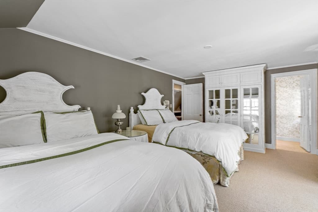 200 Cliff Rd, Wellesley MA 02481 photo 30