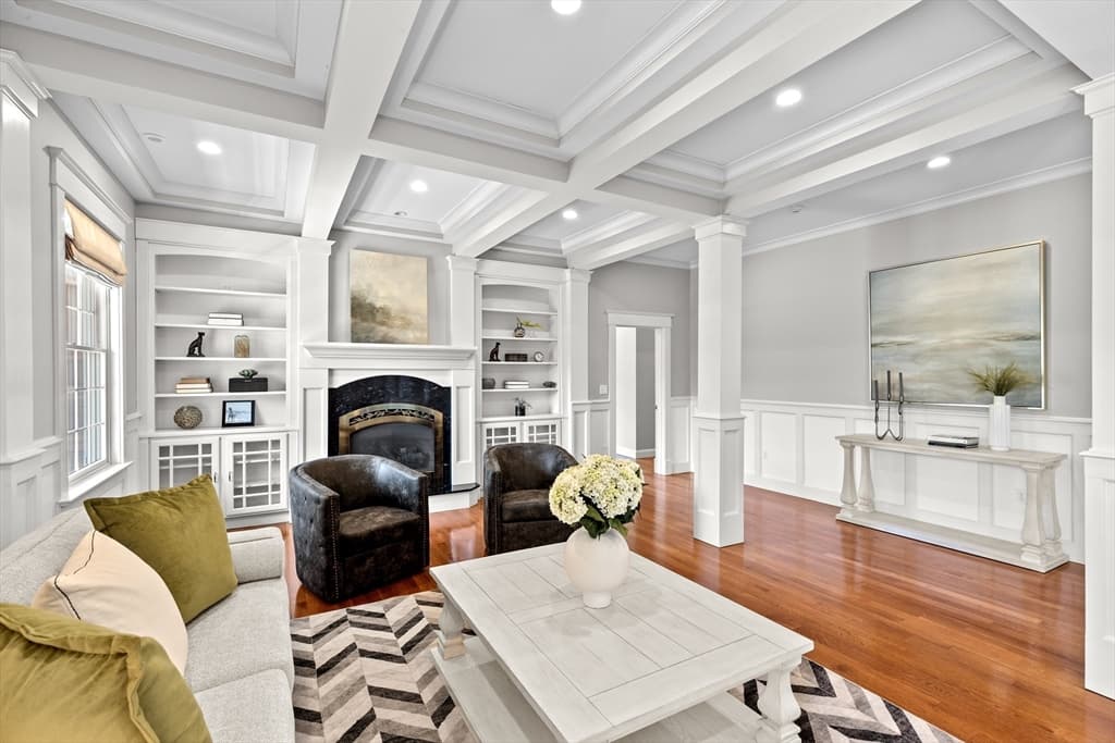 Single Family Residence at 33 Moniz Drive, Westport MA 02790, photo 6 of 42