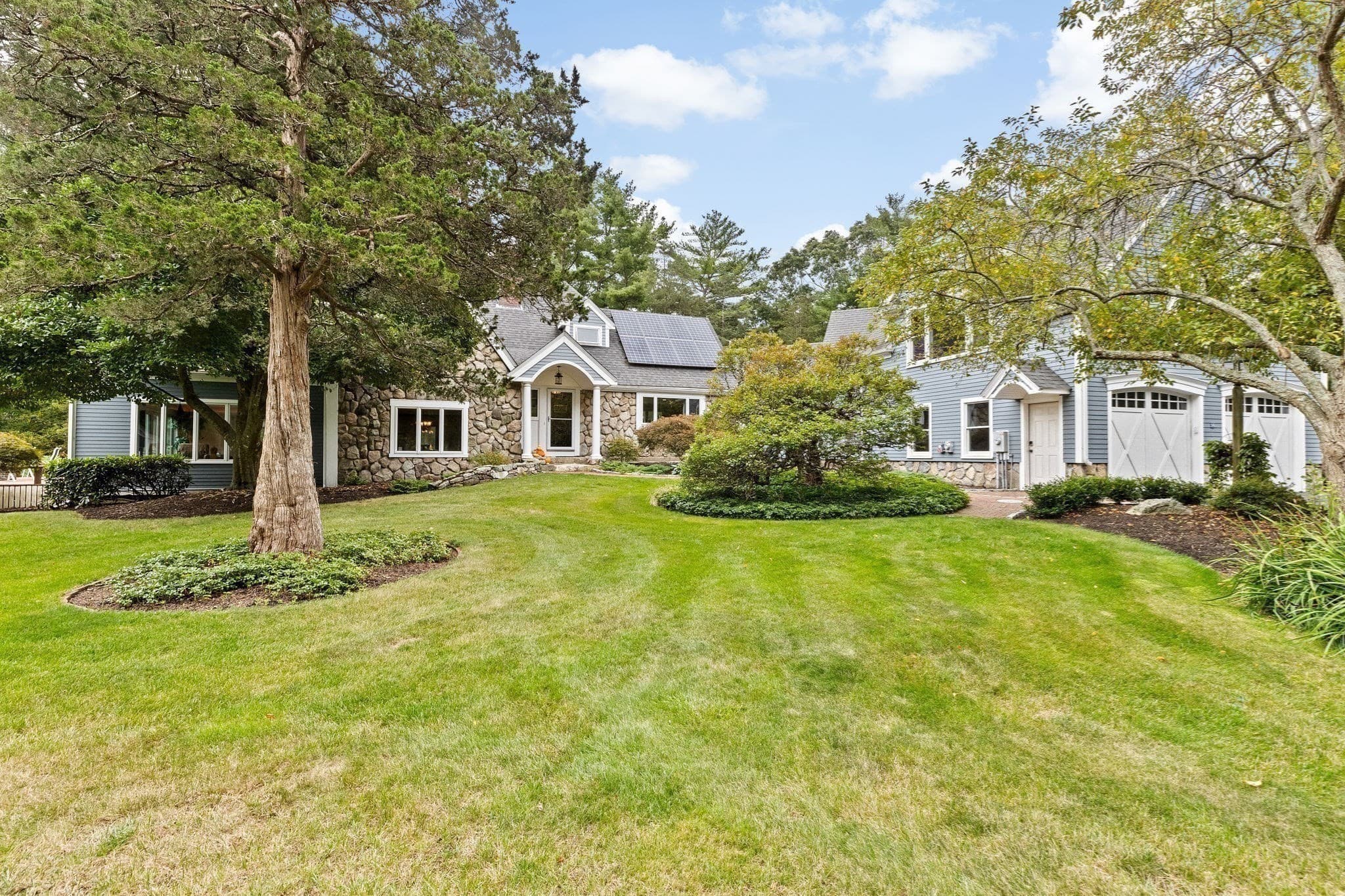 Single Family Residence at 26 Mordecai Lincoln Road, Scituate MA 02066, photo 3 of 36