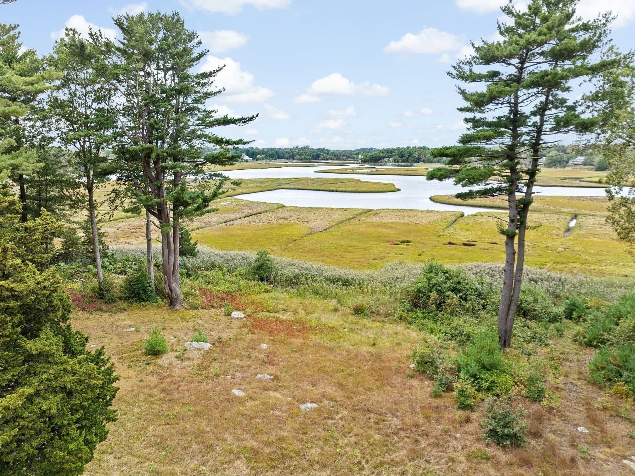 Single Family Residence at 26 Mordecai Lincoln Road, Scituate MA 02066, photo 8 of 36