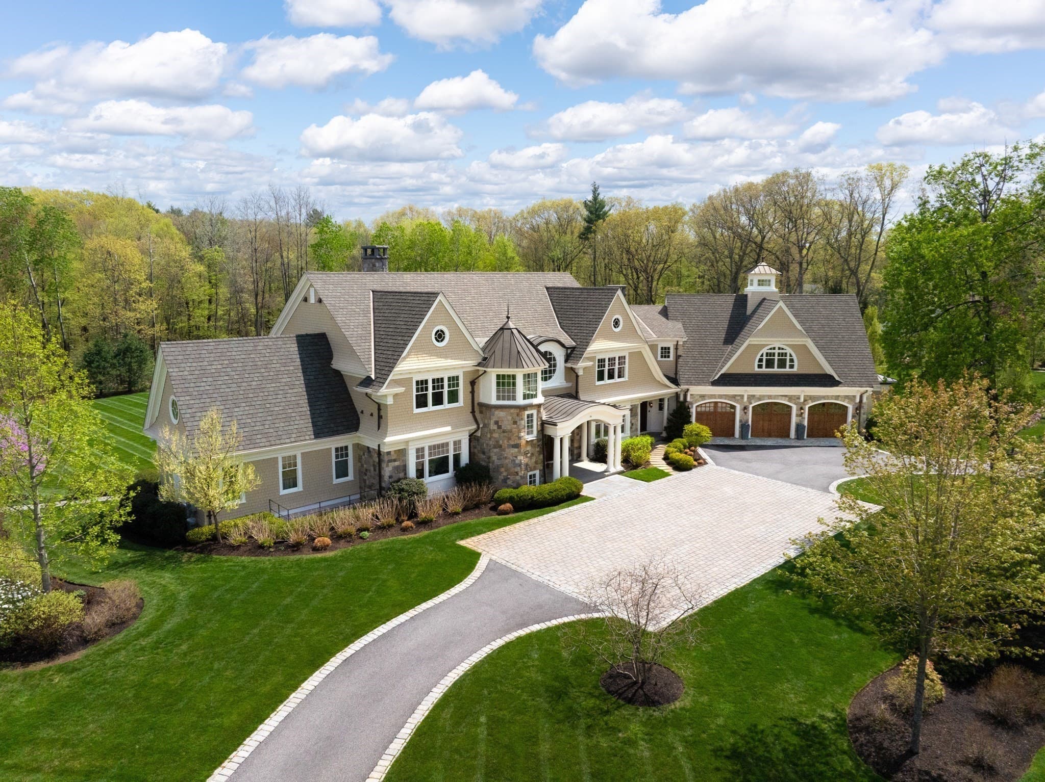 Single Family Residence at 14 Lovers Lane, Southborough MA 01772, photo 2 of 25