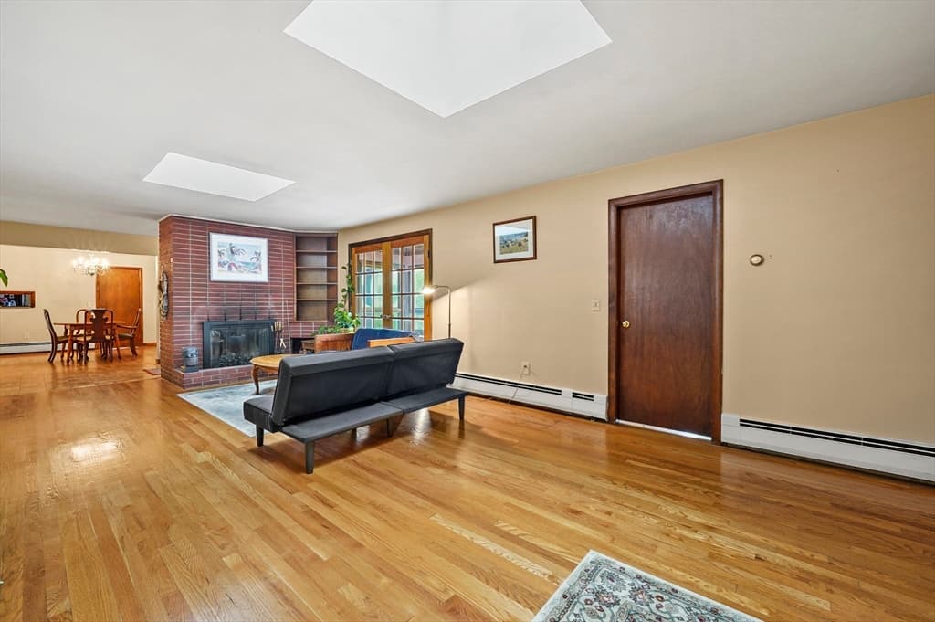 Single Family Residence at 577 Grove Street, Worcester MA 01605, photo 16 of 39
