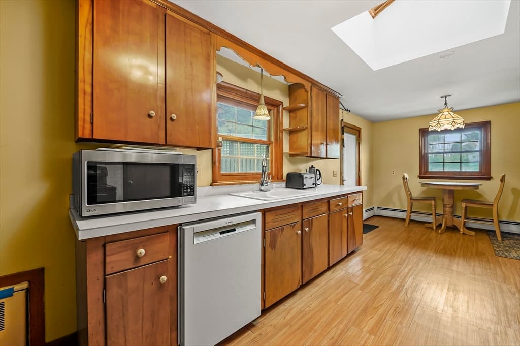Single Family Residence at 577 Grove Street, Worcester MA 01605, photo 7 of 39