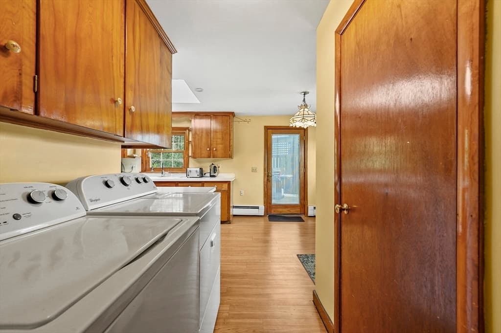 Single Family Residence at 577 Grove Street, Worcester MA 01605, photo 10 of 39