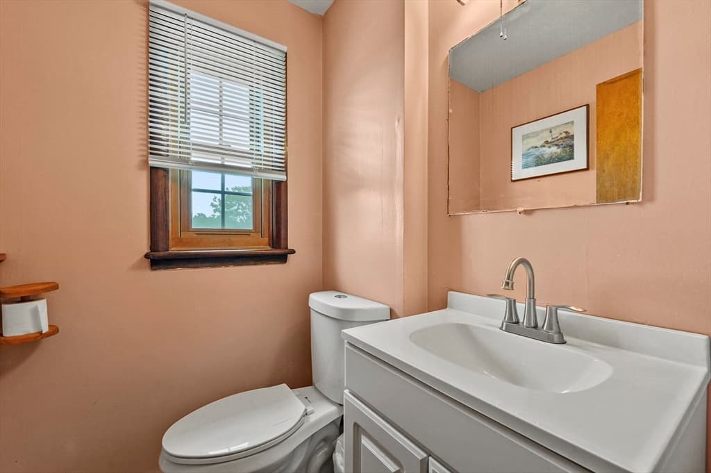Single Family Residence at 577 Grove Street, Worcester MA 01605, photo 11 of 39