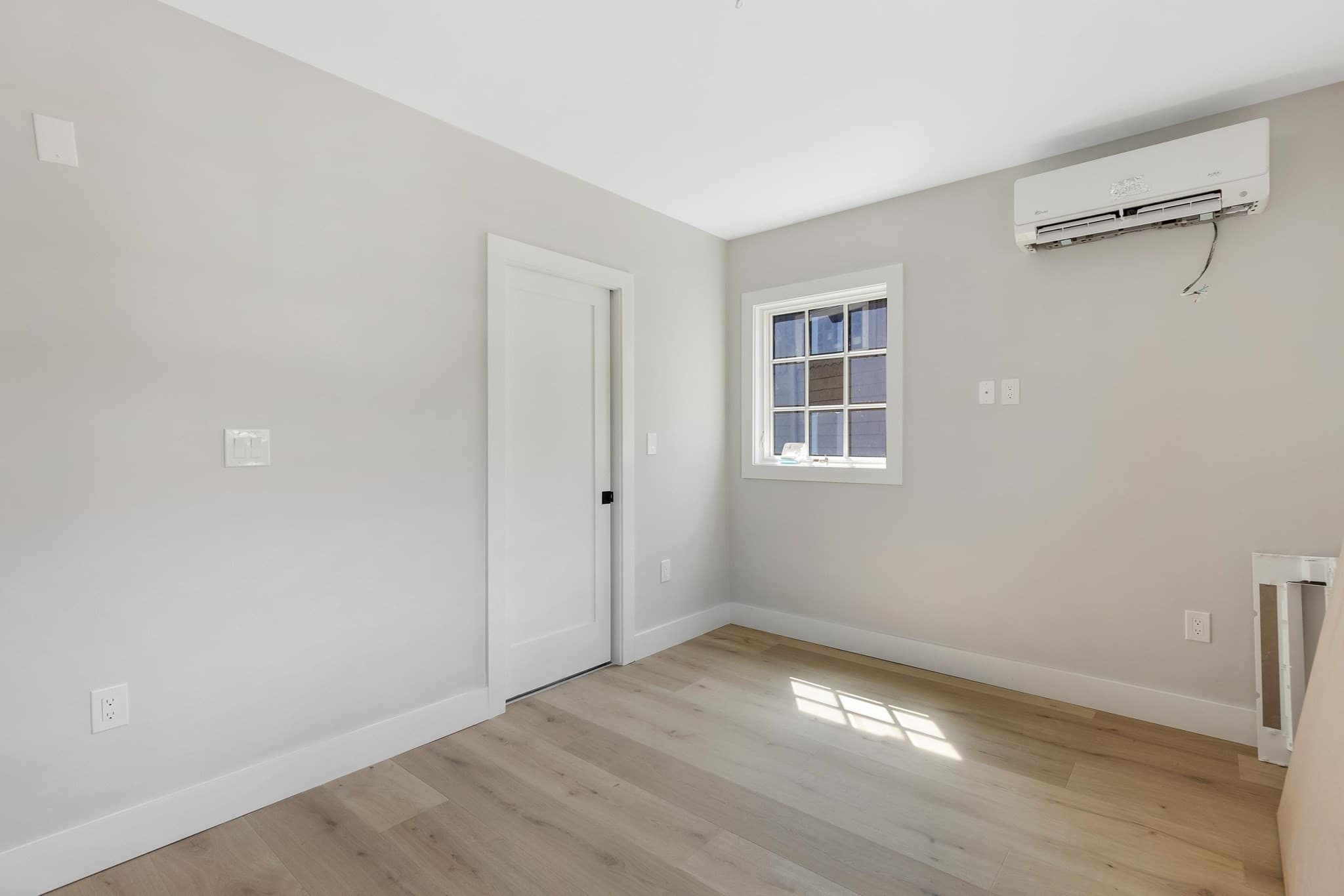 Condominium at 8 Crystal Street # 2, Melrose MA 02176, photo 11 of 17