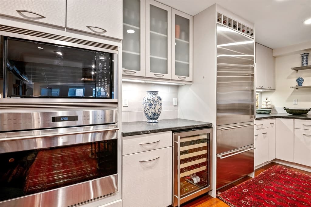 Condominium at 1-3 Winter Place # 3, Boston MA 02108, photo 8 of 23