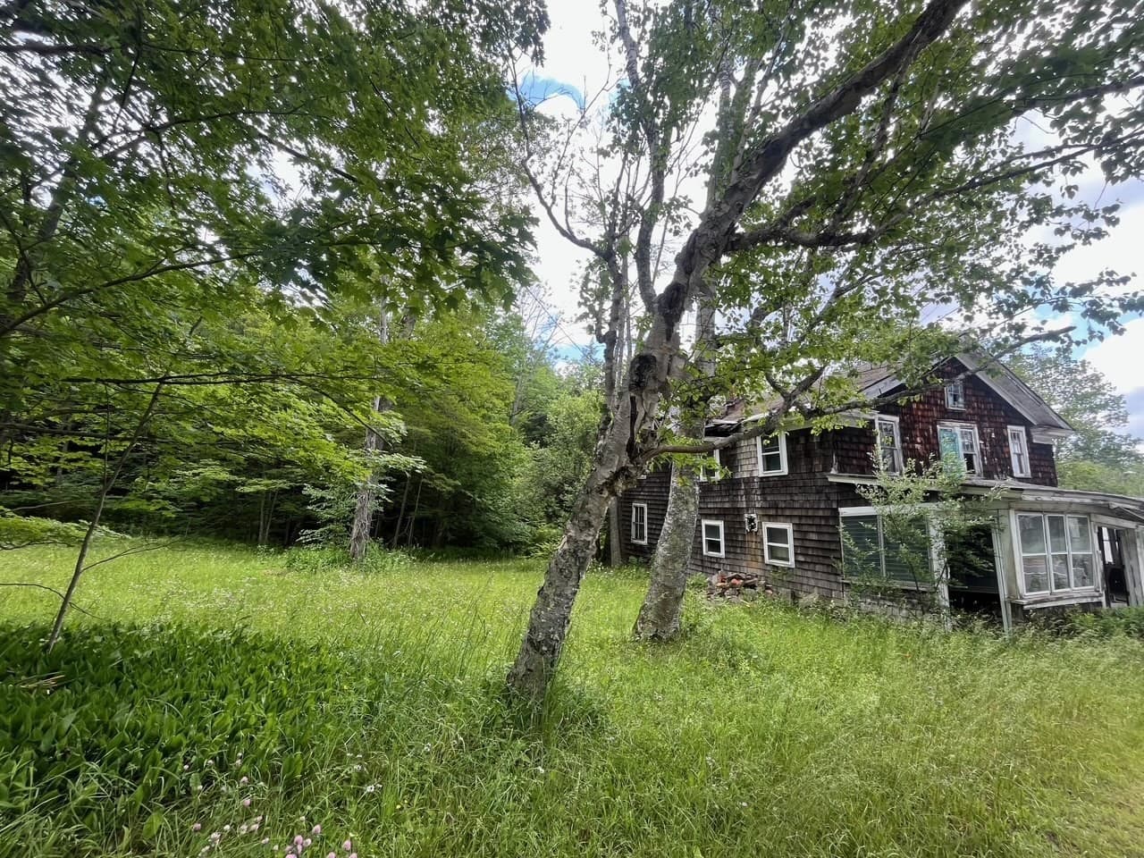 Single Family Residence at 477 Mohawk Trl, Florida MA 01343, photo 2 of 9