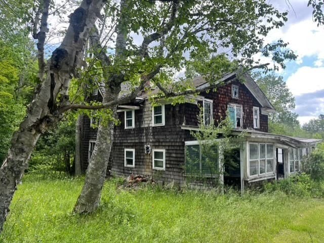 477 Mohawk Trl, Florida MA 01343