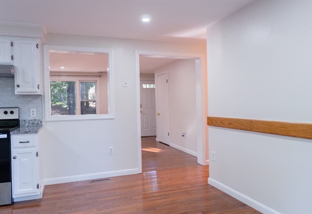 Single Family Residence at 24 Little John Rd, Falmouth MA 02536, photo 7 of 34