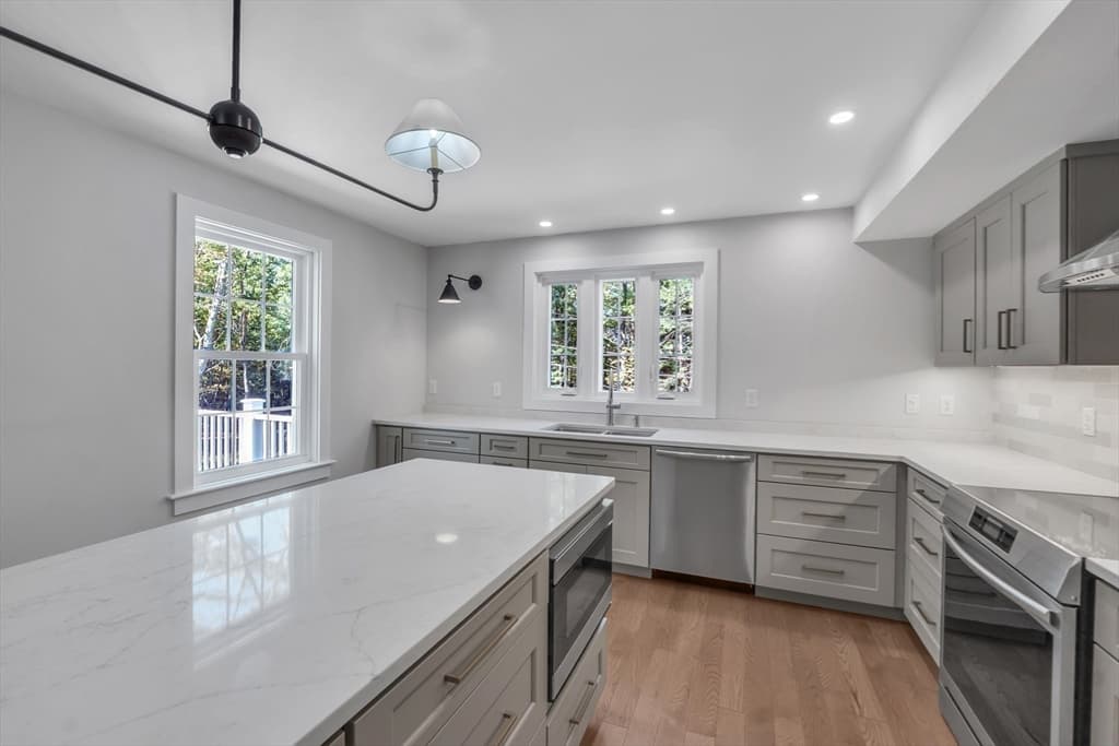 Single Family Residence at 128 Old Southbridge Rd, Dudley MA 01571, Dudley, photo 10 of 41