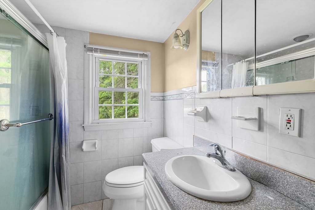 Single Family Residence at 8 North St, Bridgewater MA 02324, Bridgewater, photo 20 of 40