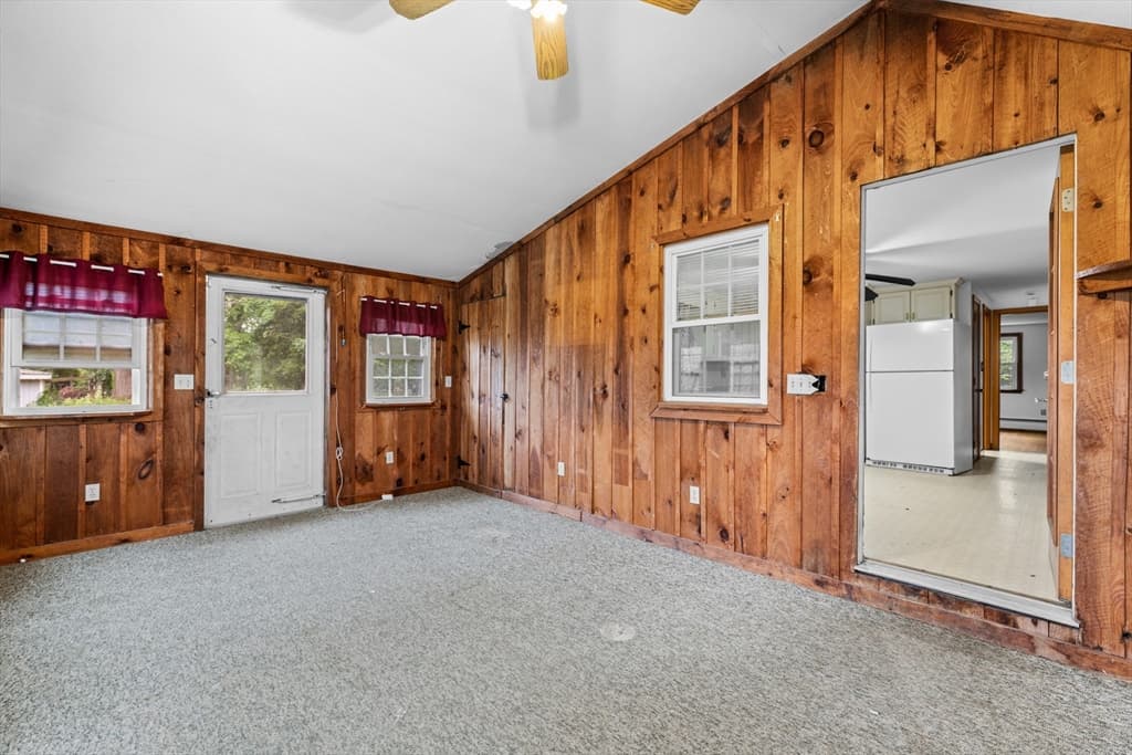 Single Family Residence at 8 North St, Bridgewater MA 02324, Bridgewater, photo 4 of 40