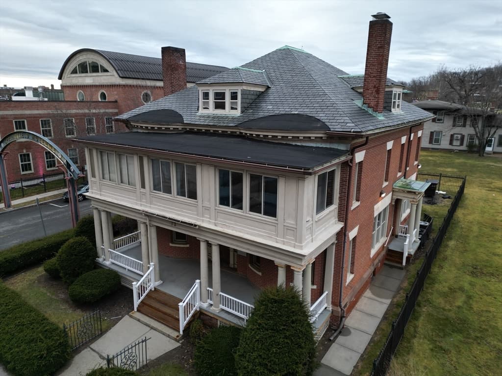 73 Chestnut St, Springfield MA 01103