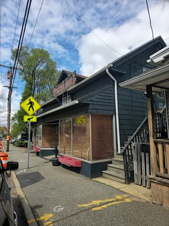 4 Family - 4 Units Up/Down at 294 E Main St, East Brookfield MA 01515, photo 2 of 41