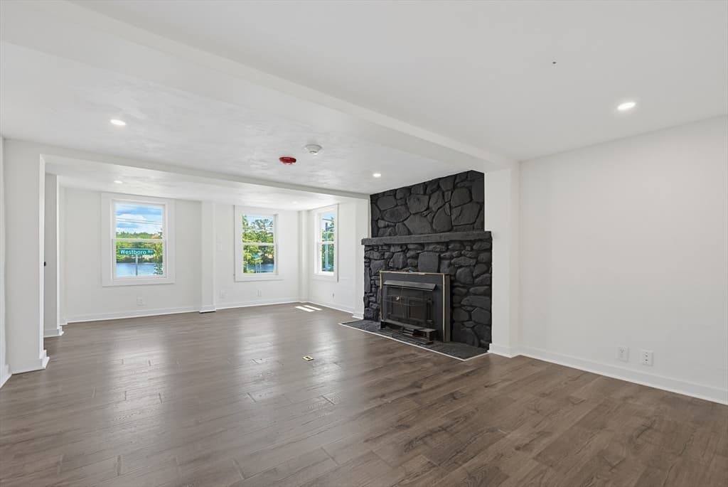 130 High St, Upton MA 01568 photo 4