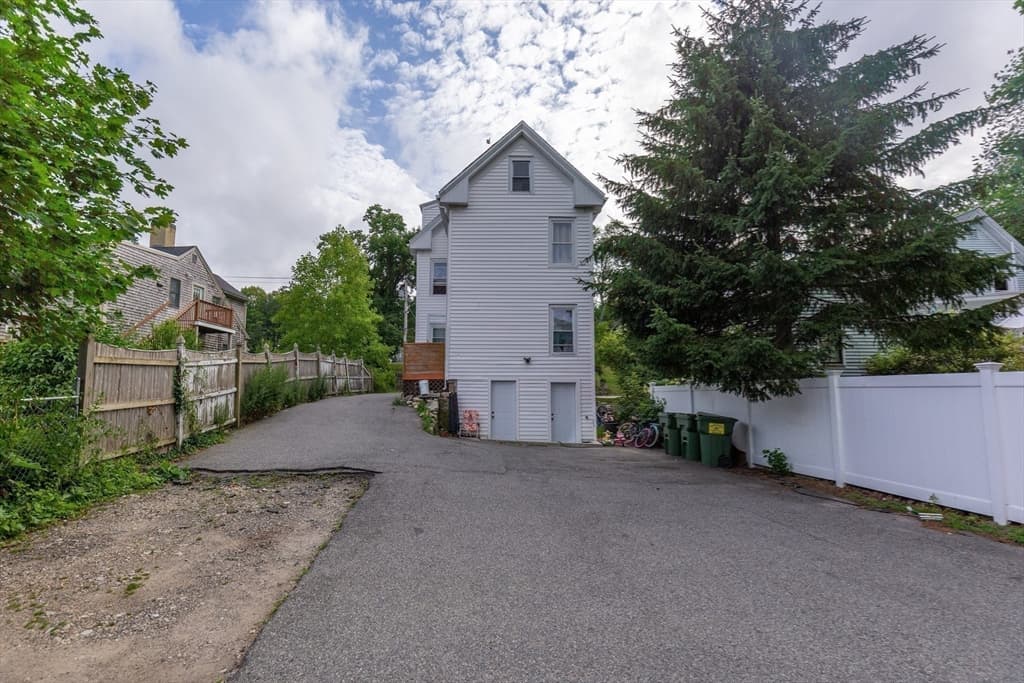 Multi Family at 211 Court St, Plymouth MA 02360, Plymouth, photo 7 of 25
