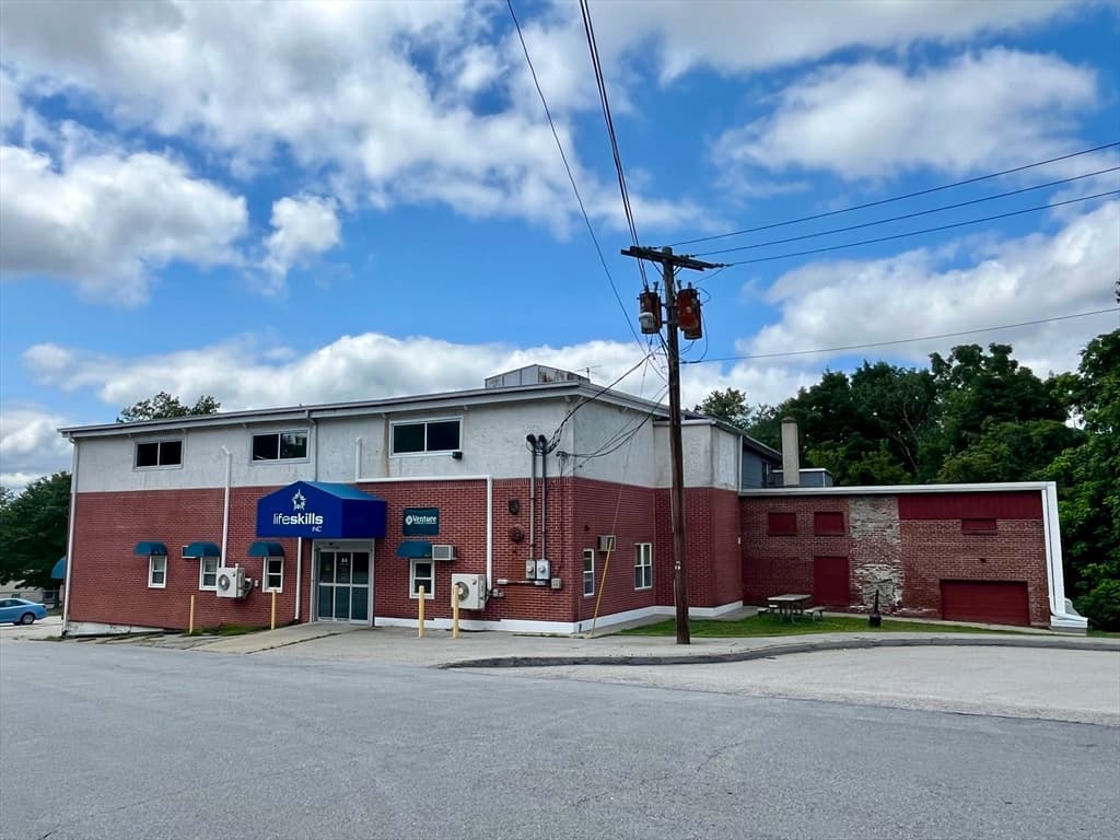 44 Morris St, Webster MA 01570