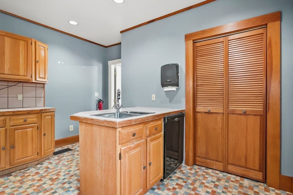 Commercial Sale at 182 State St, Newburyport MA 01950, photo 13 of 34
