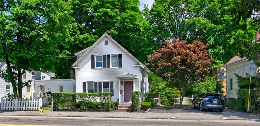 Single Family Residence at 211 Copeland St, Quincy MA 02169, photo 2 of 40