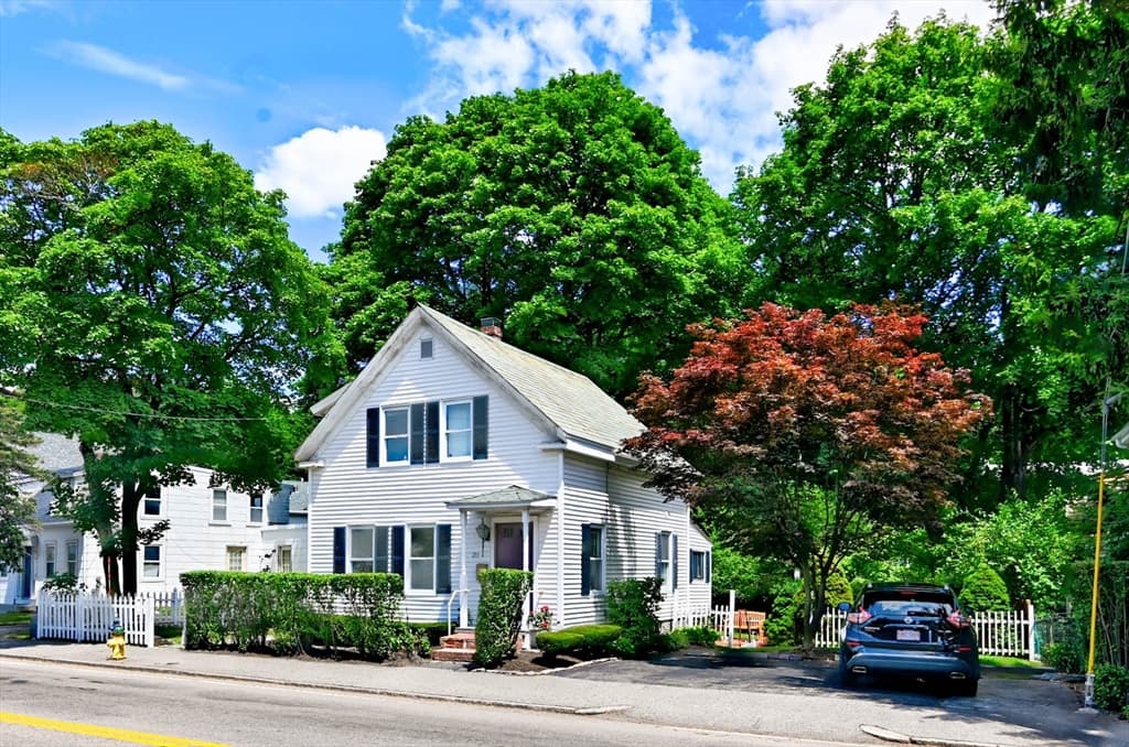 Single Family Residence at 211 Copeland St, Quincy MA 02169, photo 33 of 40
