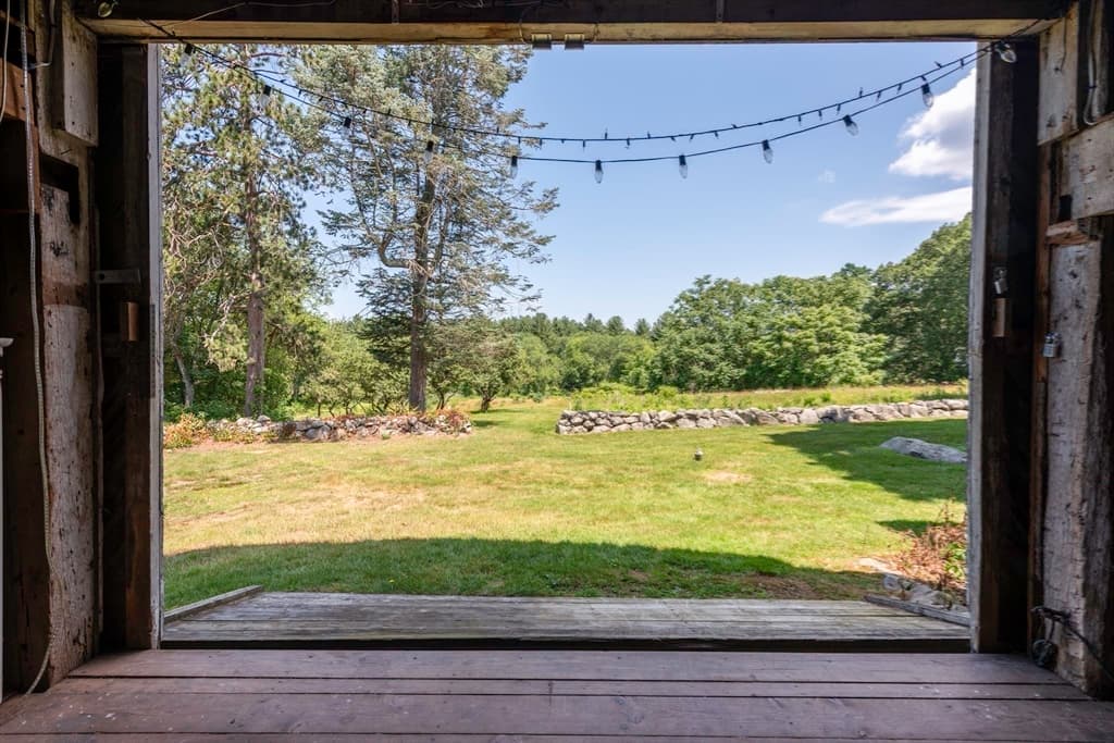 Single Family Residence at 10 Reiling Pond Rd, Lincoln MA 01773, Lincoln, photo 18 of 24