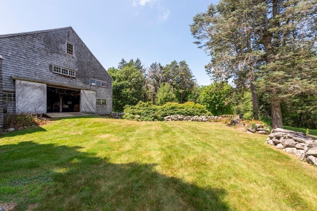 Single Family Residence at 10 Reiling Pond Rd, Lincoln MA 01773, Lincoln, photo 19 of 24