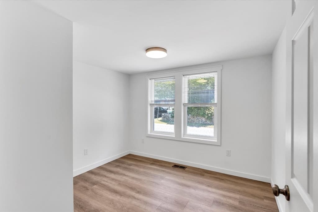 Single Family Residence at 35 Locust Street, Wareham MA 02532, Wareham, photo 12 of 35