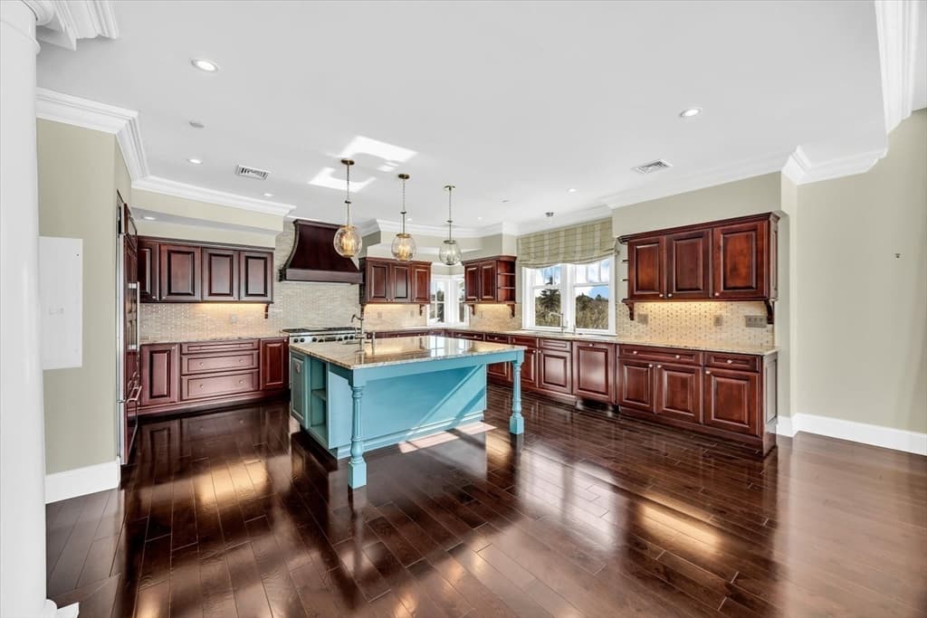 Condominium at 70 Simons Rd, Mashpee MA 02649, Mashpee, photo 12 of 41