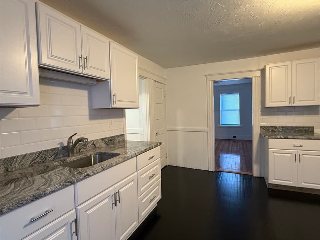 18-38 Beaver Ct, Framingham MA 01702