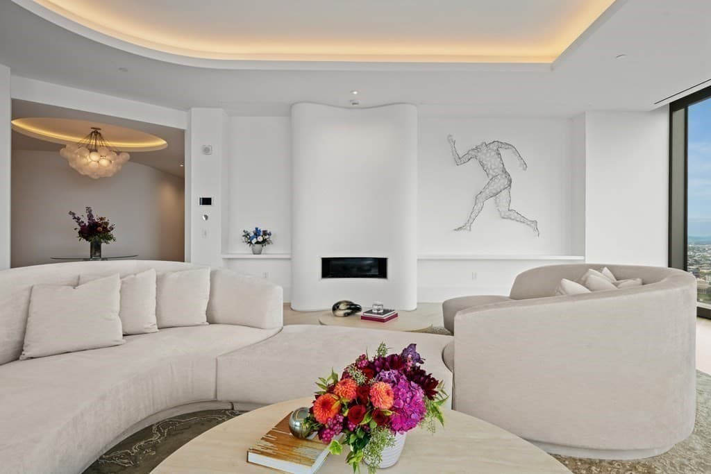 Condominium at 1 Dalton St, Boston MA 02199, Boston, photo 5 of 28