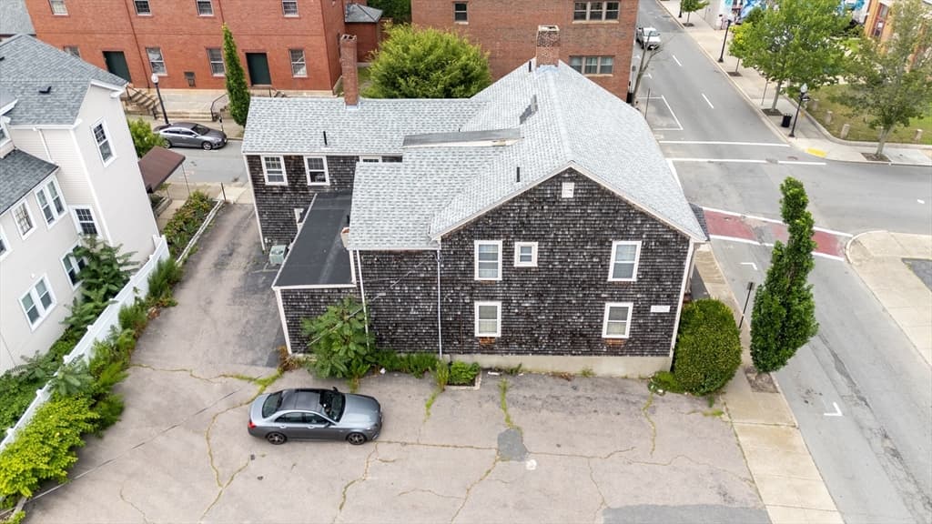 13 S 6th St, New Bedford MA 02740 photo 3