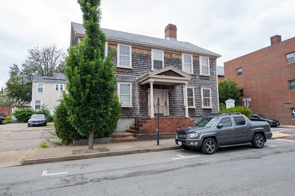 13 S 6th St, New Bedford MA 02740 photo 5