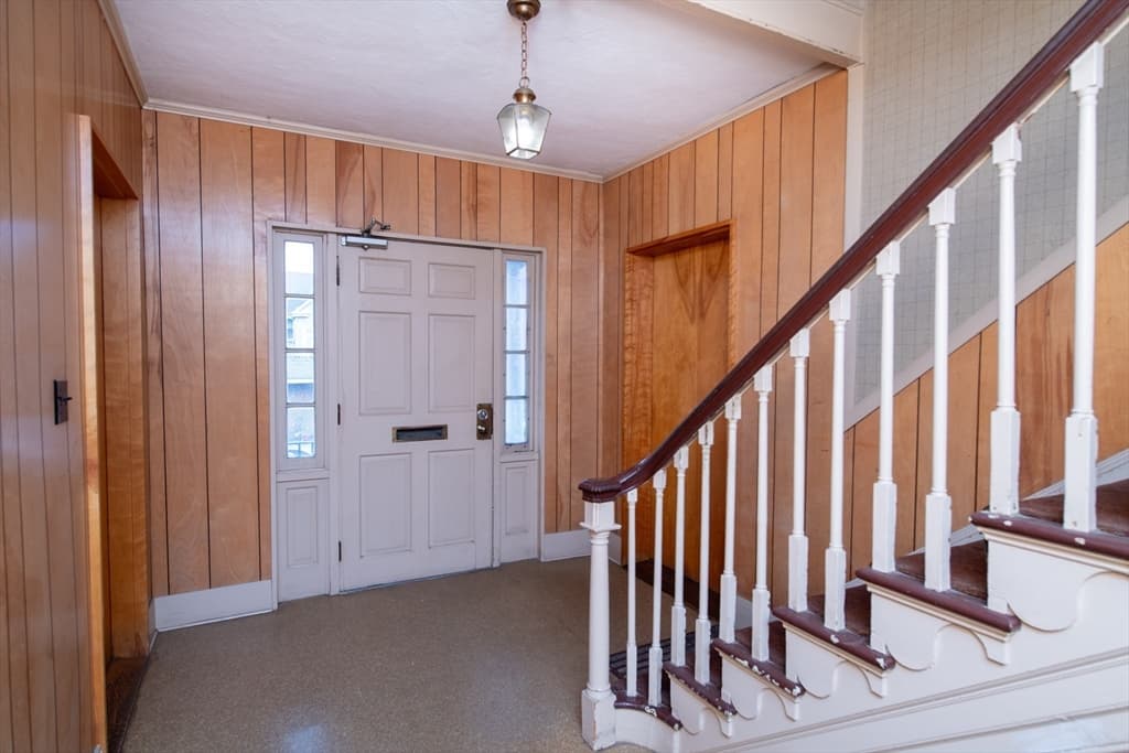 13 S 6th St, New Bedford MA 02740 photo 9