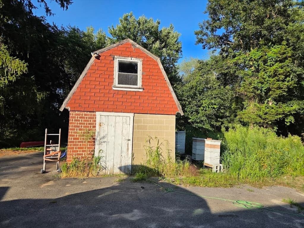 195 E Main St, Norton MA 02766 photo 3