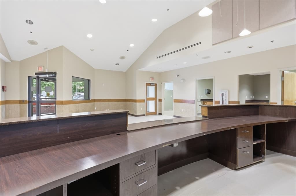 180 Bear Hill Road, Waltham MA 02451 photo 11