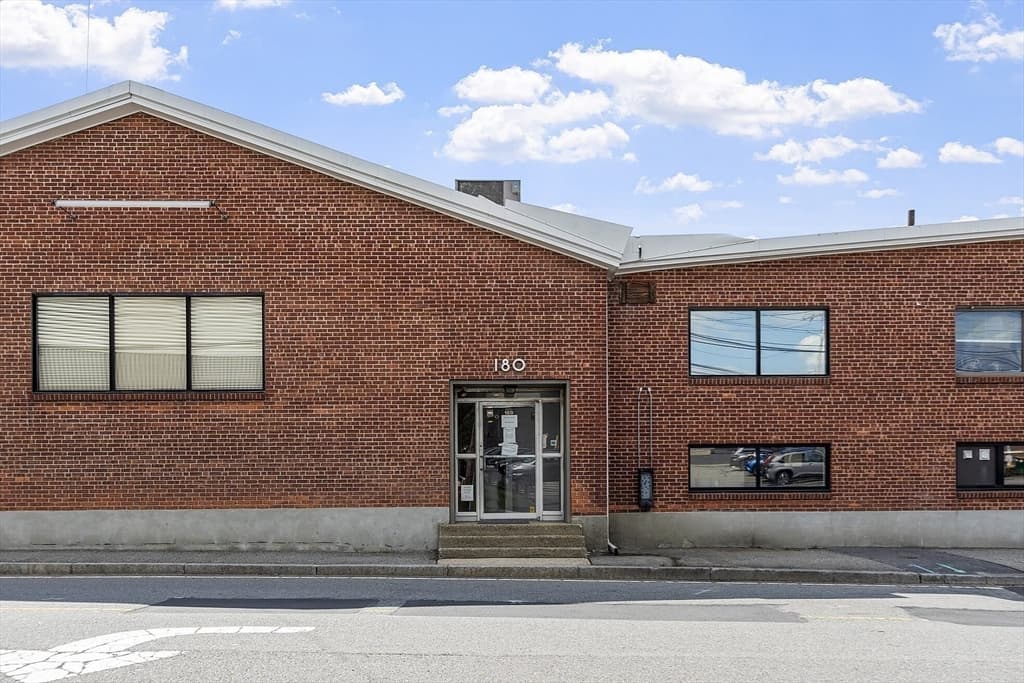 180 Bear Hill Road, Waltham MA 02451 photo 4