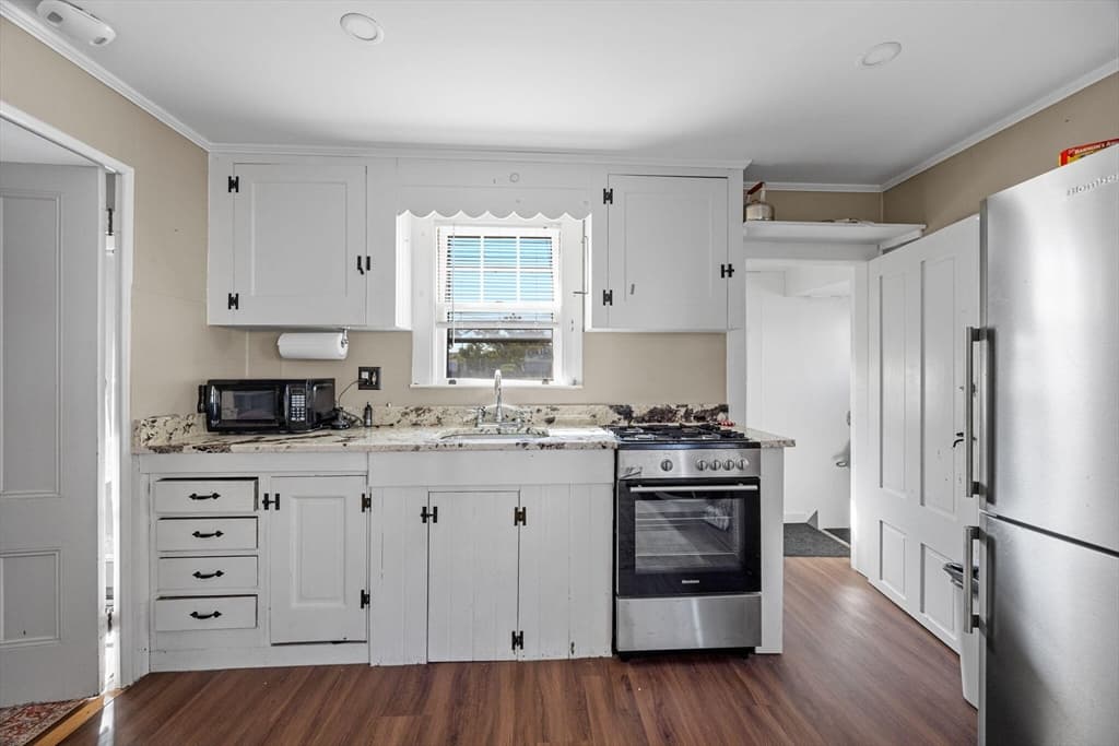 Single Family Residence at 4 Spadoni Rd, Dennis MA 02638, photo 5 of 25