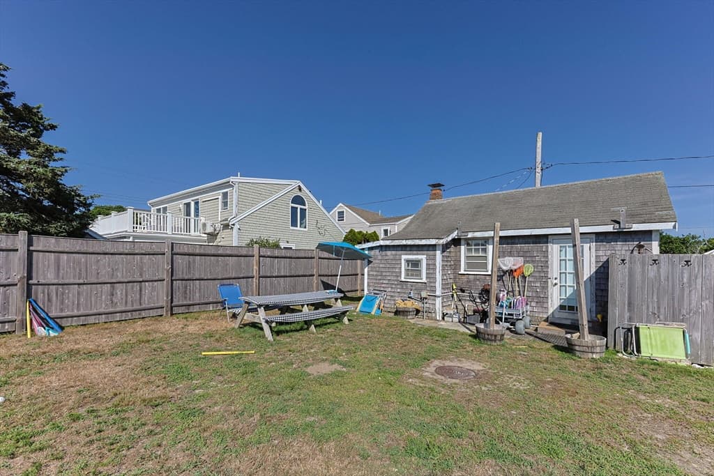 Single Family Residence at 4 Spadoni Rd, Dennis MA 02638, photo 11 of 25