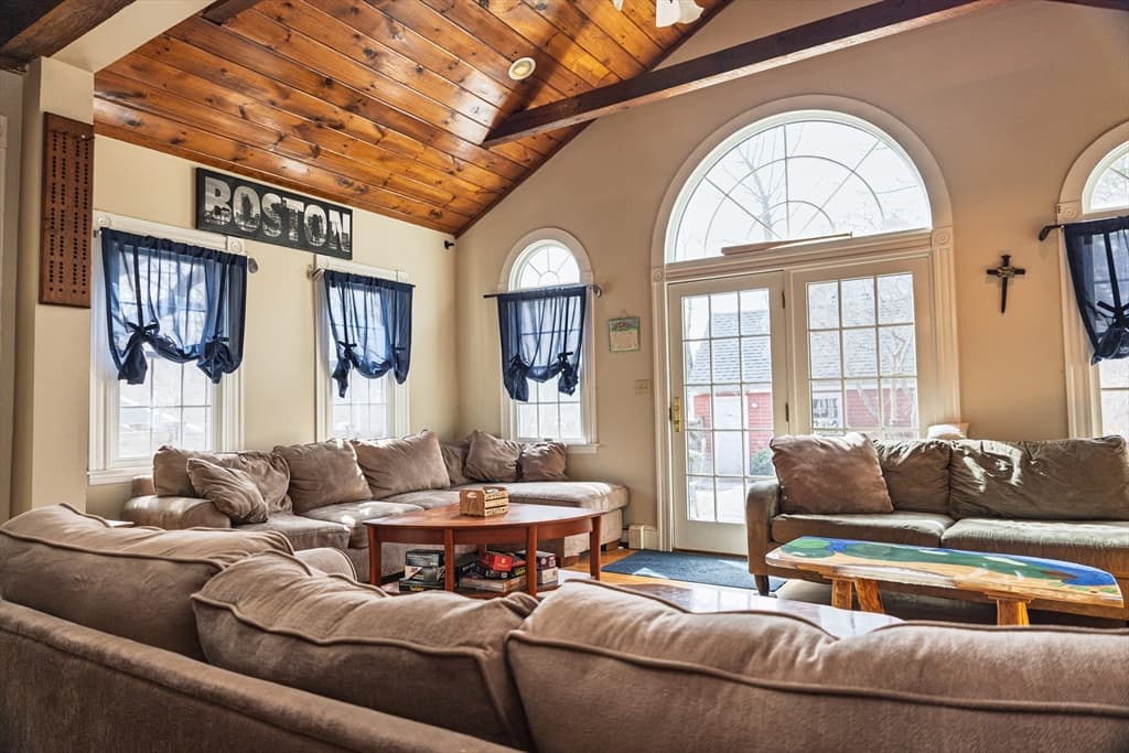 Single Family Residence at 166 Hull St, Hingham MA 02043, photo 6 of 25
