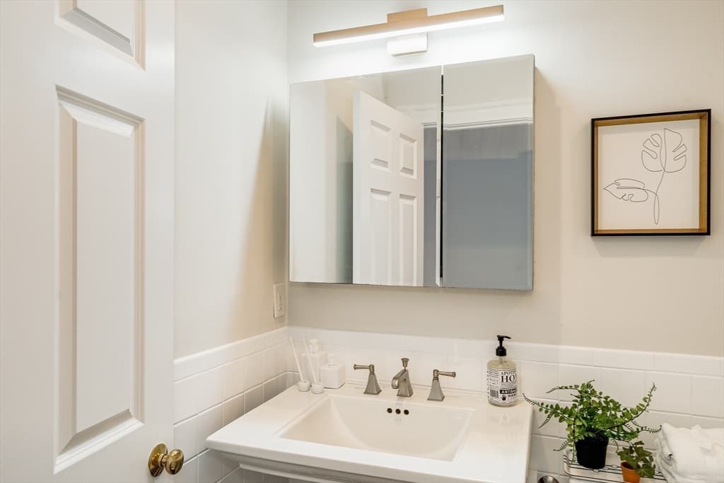 Condominium at 705 Massachusetts Avenue # 6, Boston MA 02118, photo 6 of 14