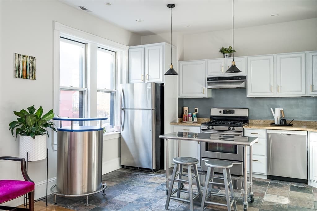 Condominium at 705 Massachusetts Avenue # 6, Boston MA 02118, photo 3 of 14