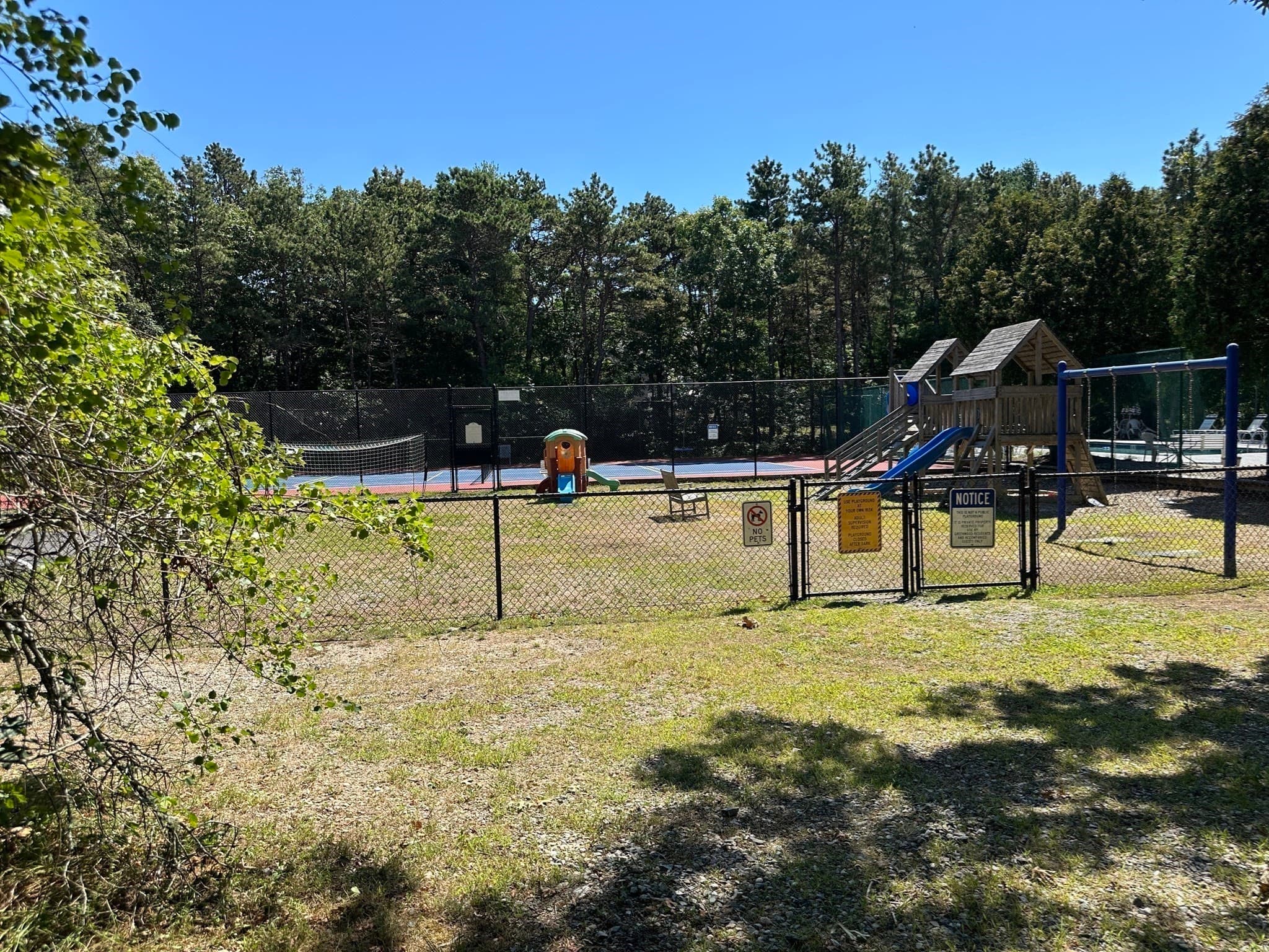 Residential at 10 Shadbush, Mashpee MA 02649, photo 5 of 10