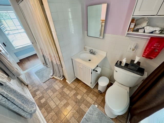Single Family Residence at 604 Main Road, Granville MA 01034, photo 10 of 36