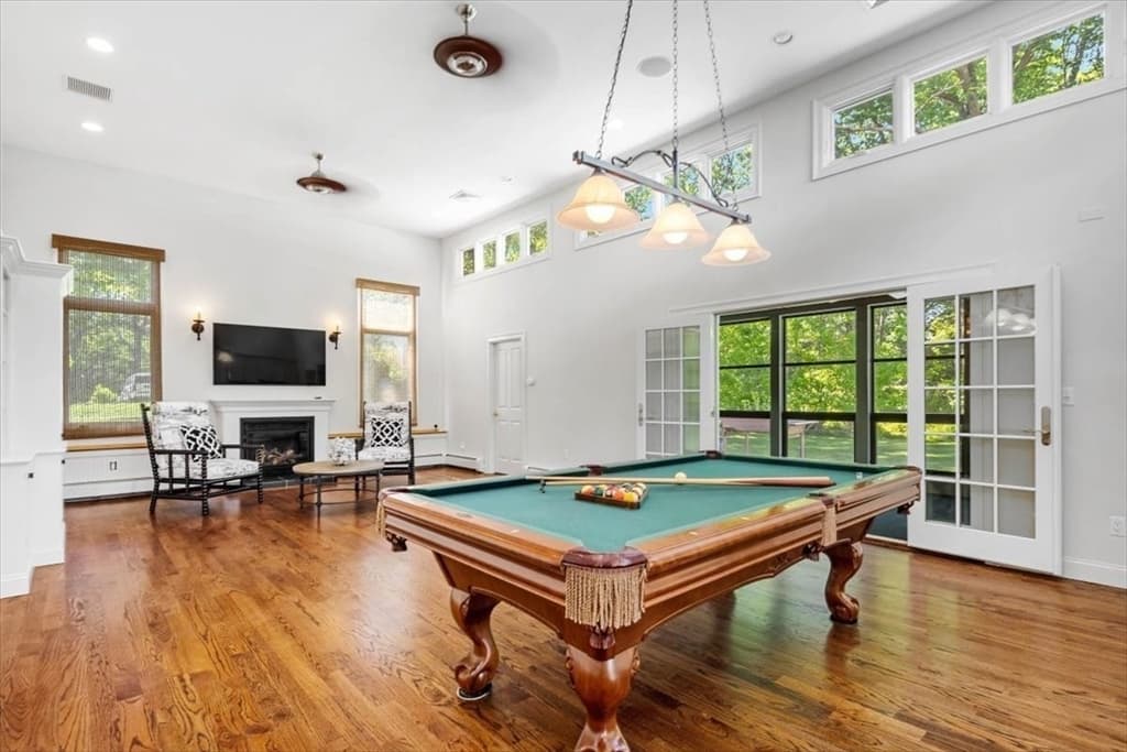 Single Family Residence at 8 Evergreen Lane, Hingham MA 02043, photo 12 of 37